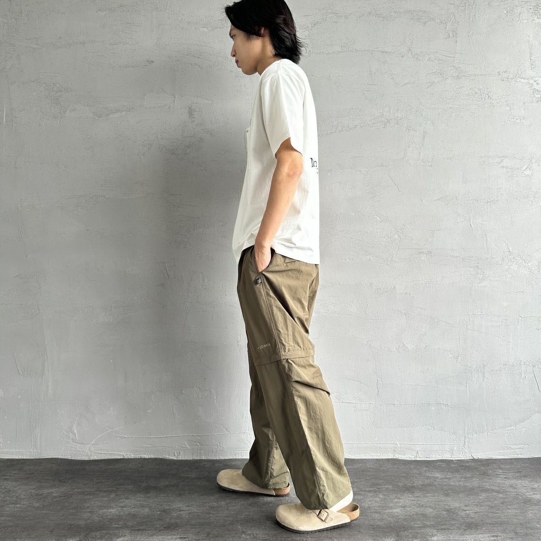 MANHATTAN PORTAGE [マンハッタンポーテージ] 別注 ポケット刺繍 バックプリントTシャツ [25SSMP-IN62-JF] WHITE &&モデル身長：179cm 着用サイズ：L&&