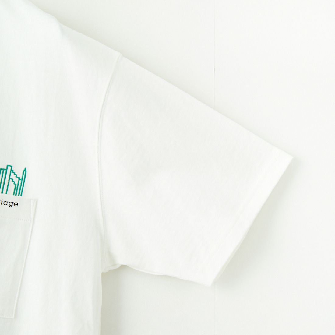 MANHATTAN PORTAGE [マンハッタンポーテージ] 別注 ポケット刺繍 バックプリントTシャツ [25SSMP-IN62-JF] WHITE