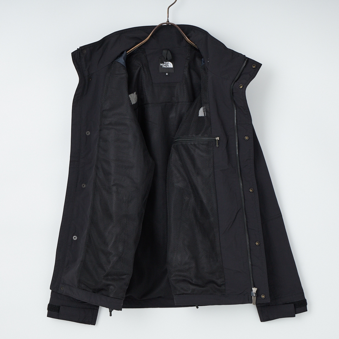 THE NORTH FACE [ザ ノースフェイス] ハイドレナウィンドジャケット [NP22550] K &&モデル身長：167cm 着用サイズ：S&&