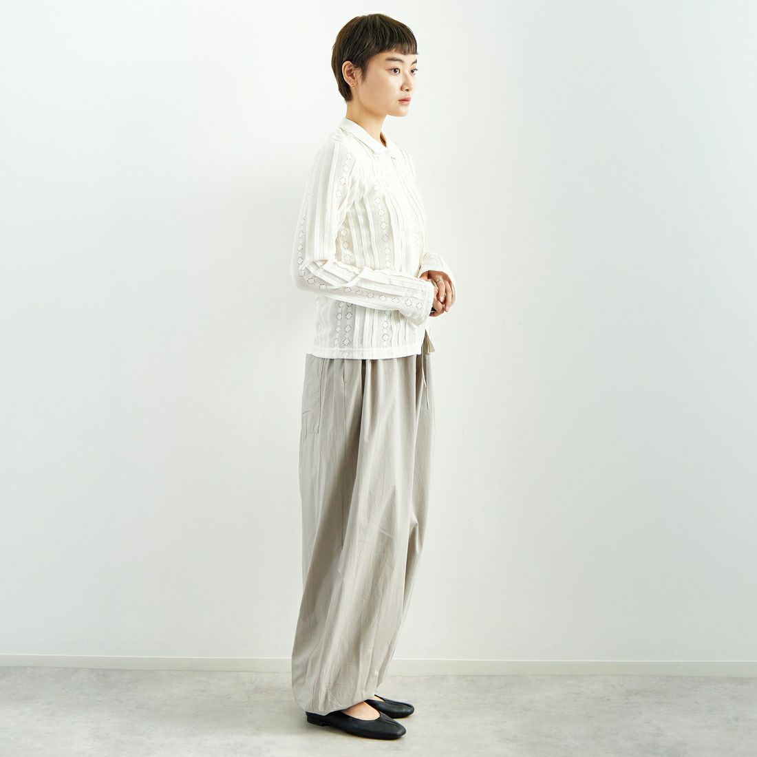 mizuiro ind [ミズイロインド] コクーンドローストリングパンツ [1-260085] 91 GRAY &&モデル身長：160cm 着用サイズ：F&&