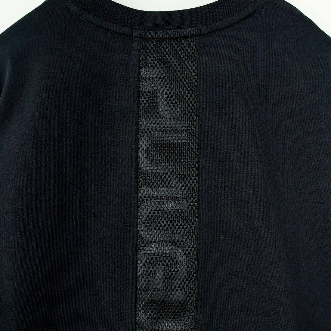 1PIU1UGUALE3 RELAX [ウノ ピゥ ウノ ウグァーレ トレ] 別注 メッシュデザイン バックプリントTシャツ [UST-25120IN-JF] BLACK