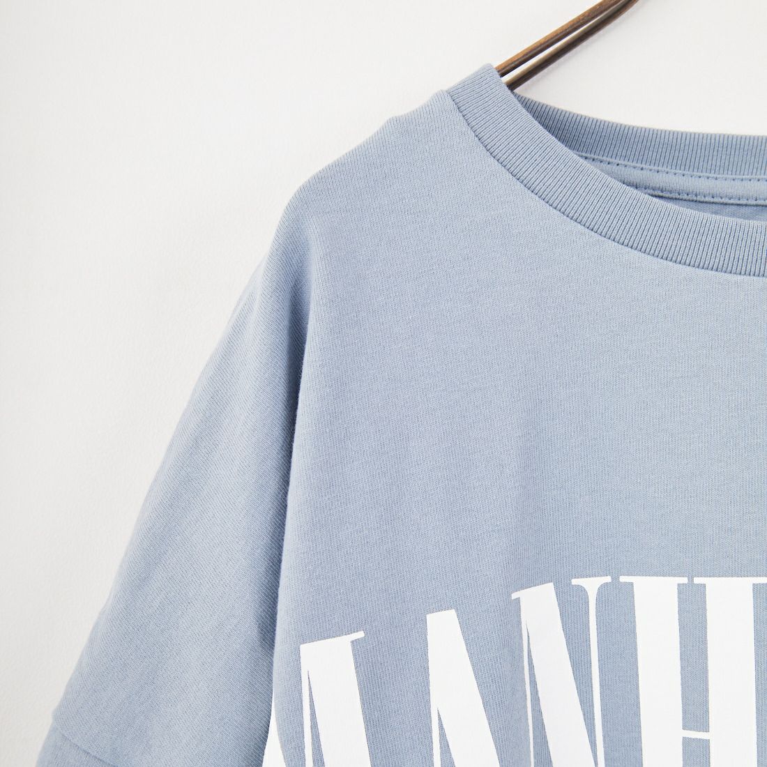 MANHATTAN PORTAGE [マンハッタンポーテージ] 別注 ショート丈 ロゴプリントTシャツ [25SSMP-INL015-JF] GRAY