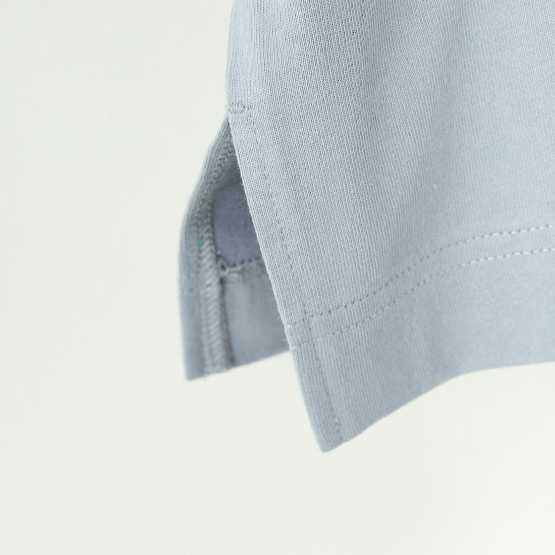 MANHATTAN PORTAGE [マンハッタンポーテージ] 別注 ショート丈 ロゴプリントTシャツ [25SSMP-INL015-JF] GRAY