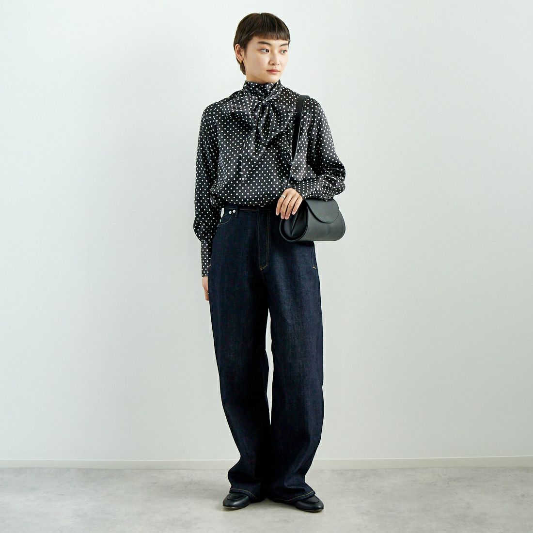 YANUK [ヤヌーク] ルーズストレート JOAN [57142220] OWI &&モデル身長：160cm 着用サイズ：24&&