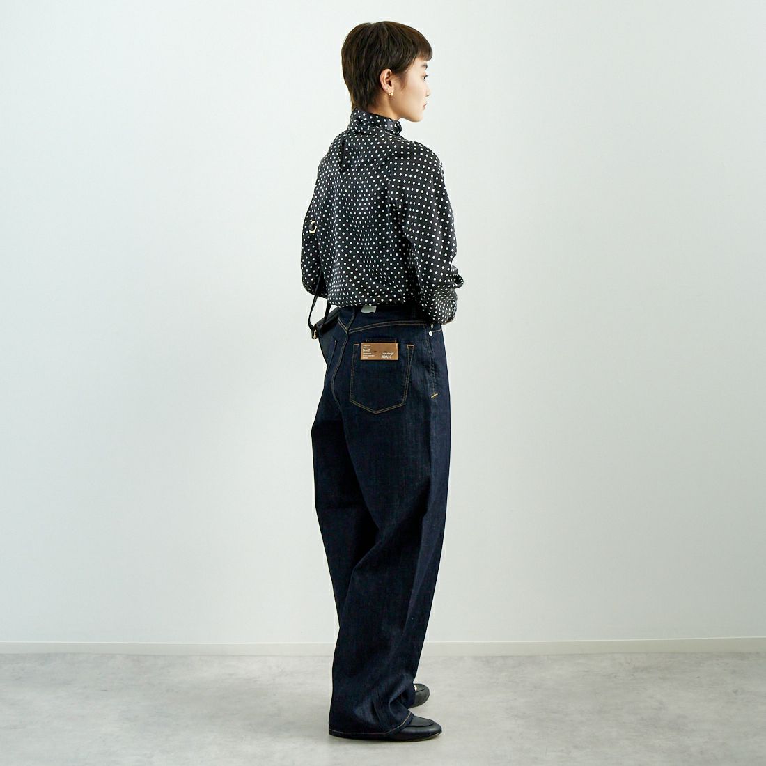 YANUK [ヤヌーク] ルーズストレート JOAN [57142220] OWI &&モデル身長：160cm 着用サイズ：24&&