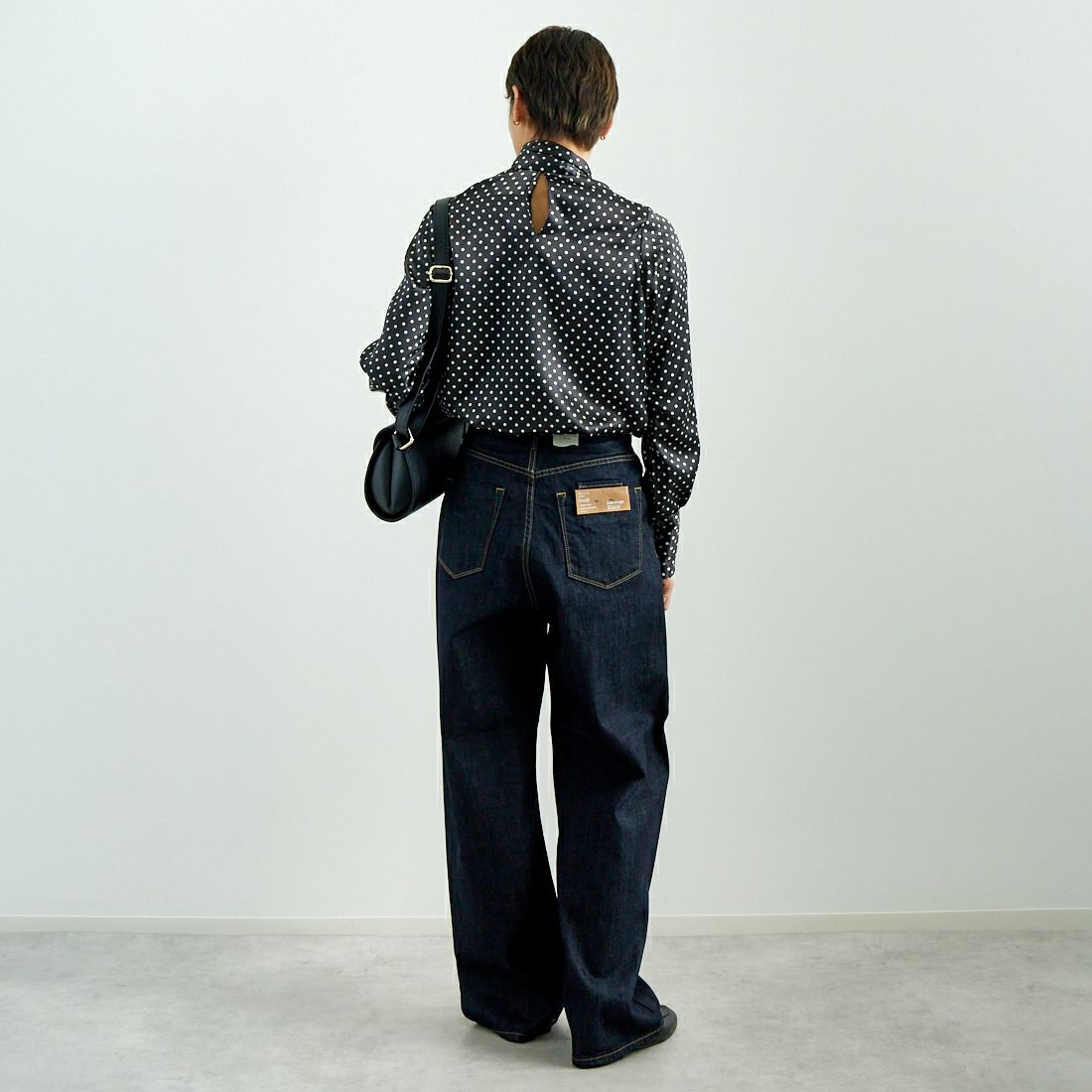 YANUK [ヤヌーク] ルーズストレート JOAN [57142220] OWI &&モデル身長：160cm 着用サイズ：24&&