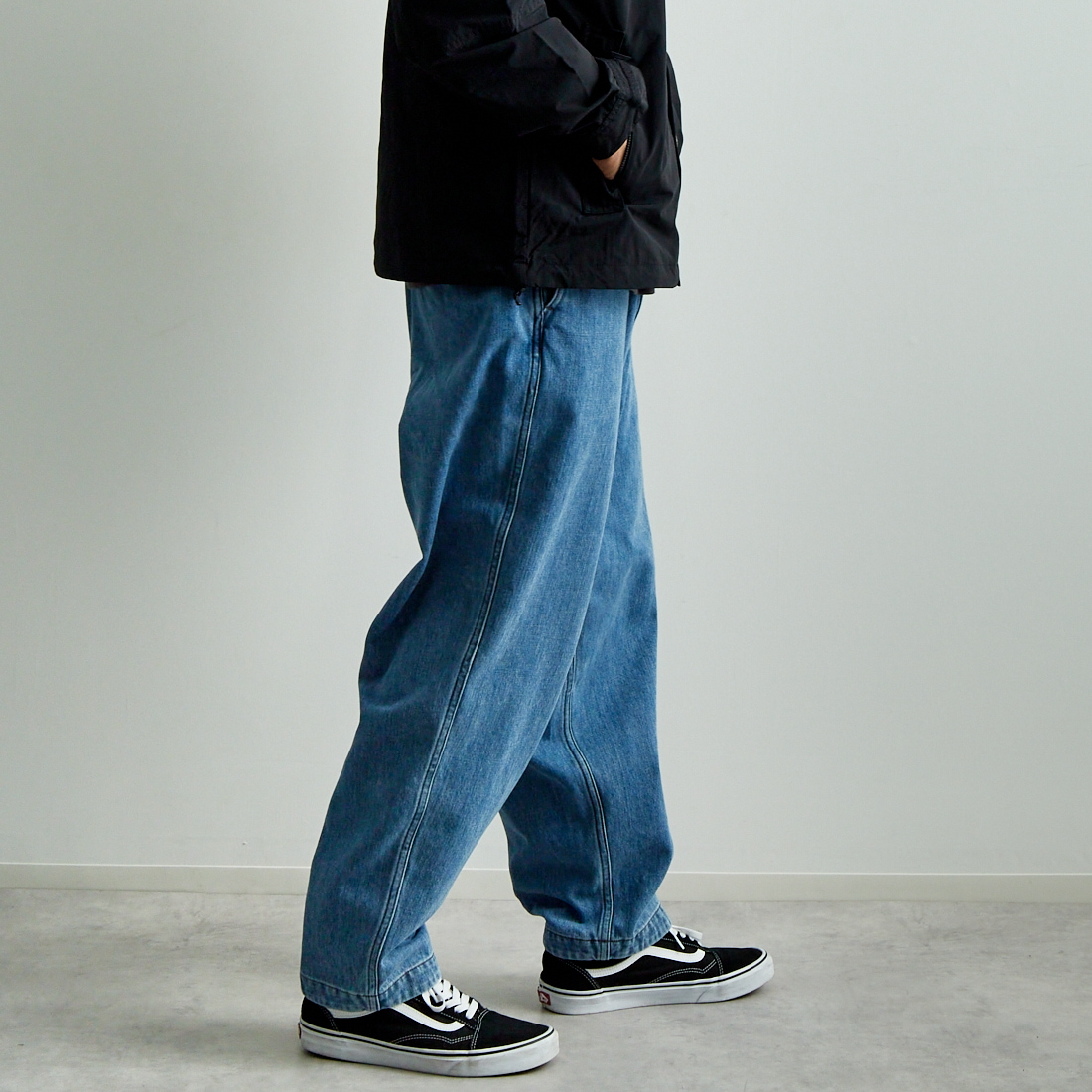 THE NORTH FACE PURPLE LABEL [ザ ノースフェイス パープルレーベル] デニムワイドテーパードフィールドパンツ [N25SC108] IB ID BLEA &&モデル身長：179cm 着用サイズ：32&&