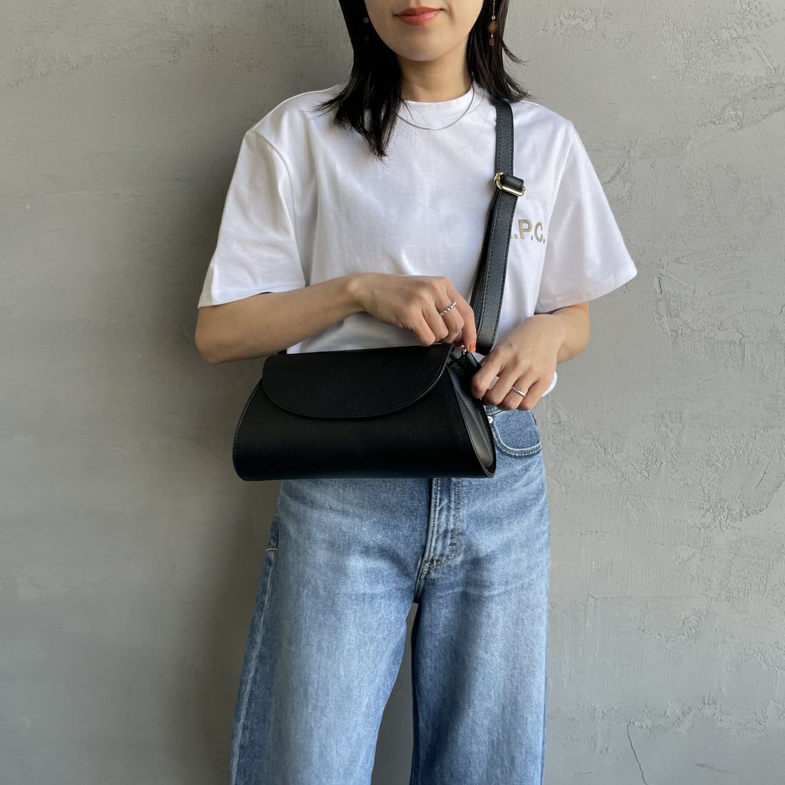 AULENTTI [オウレンティ] スクエアショルダーバッグ [ST-SS23-Y02-DO  