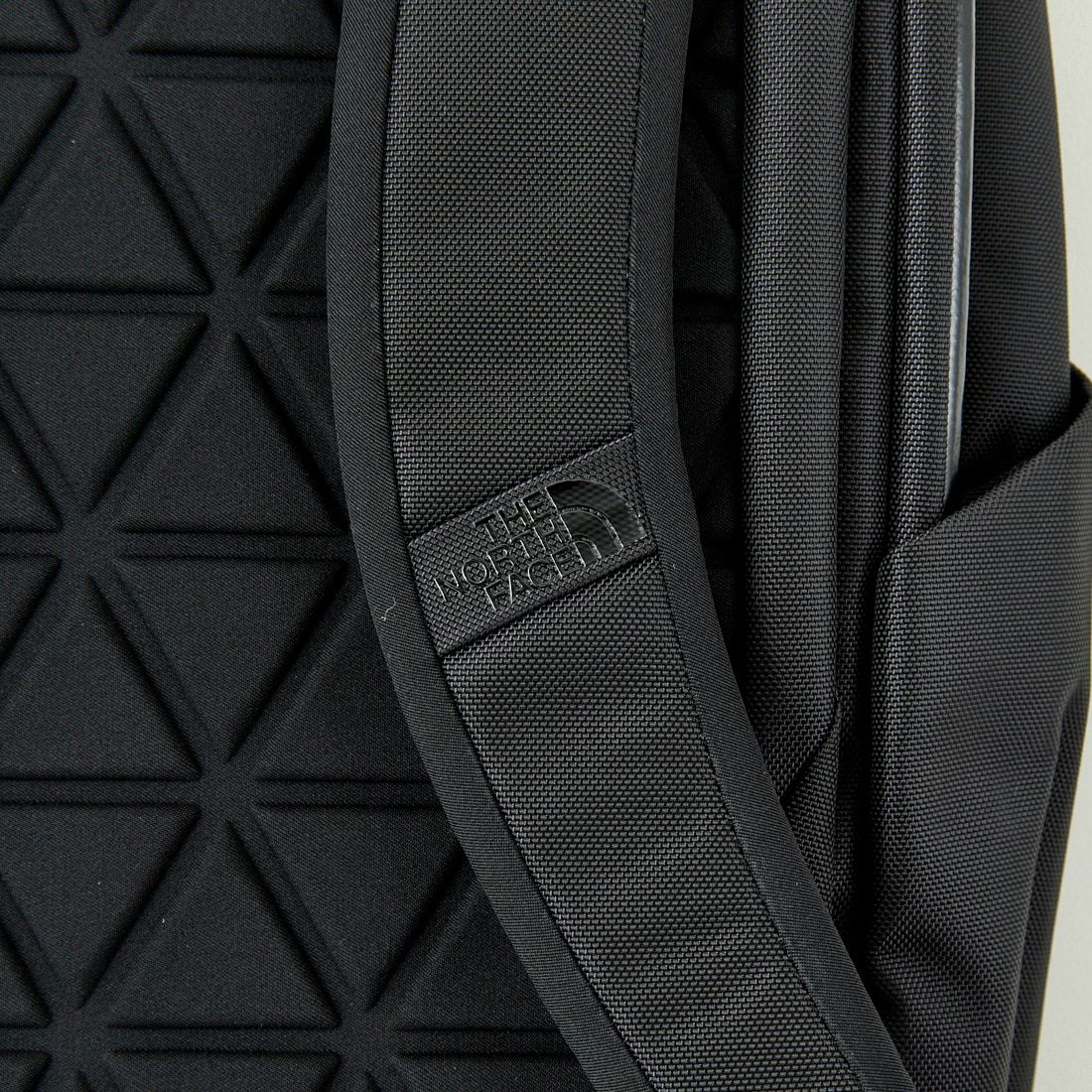 THE NORTH FACE [ザ ノースフェイス] シャトルデイパック [NM82329] K