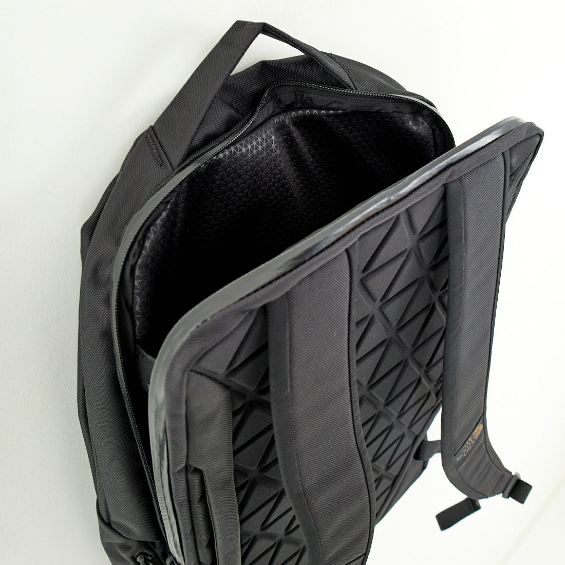 THE NORTH FACE [ザ ノースフェイス] シャトルデイパック [NM82329] K