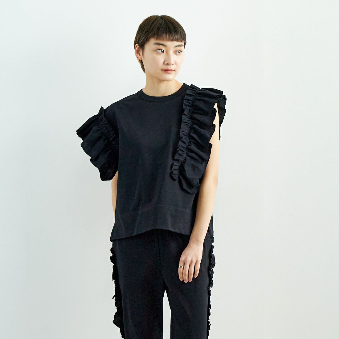 B BLACK&&モデル身長：160cm 着用サイズ：0&&