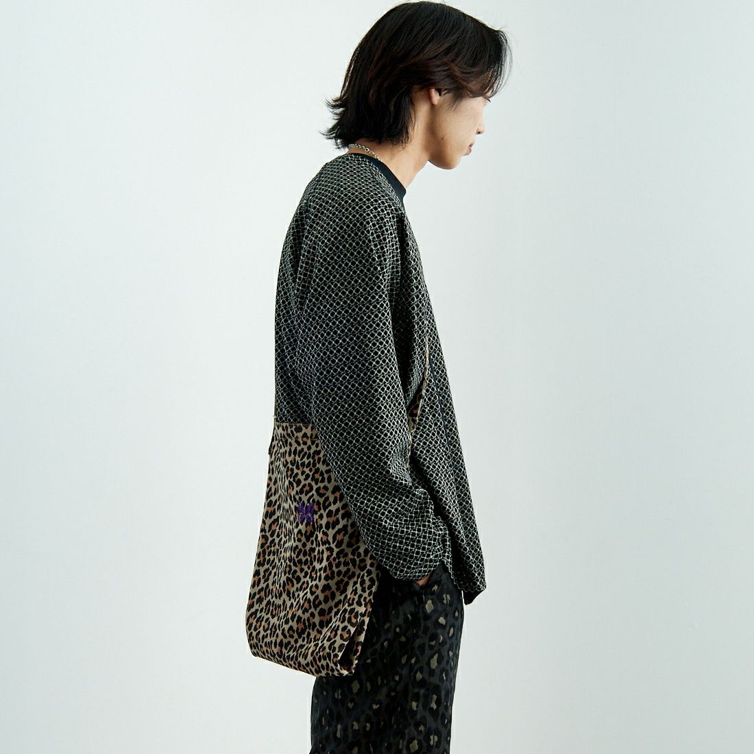 Needles [ニードルズ] Vネックカーディガン [QV347] B BLK/NAT &&モデル身長：179cm 着用サイズ：L&&