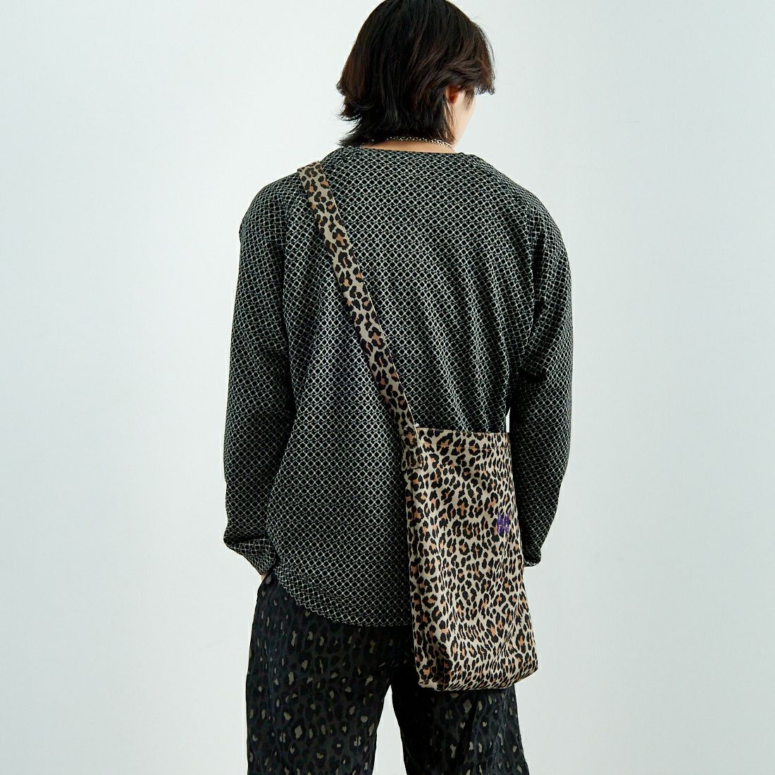 Needles [ニードルズ] Vネックカーディガン [QV347] B BLK/NAT &&モデル身長：179cm 着用サイズ：L&&