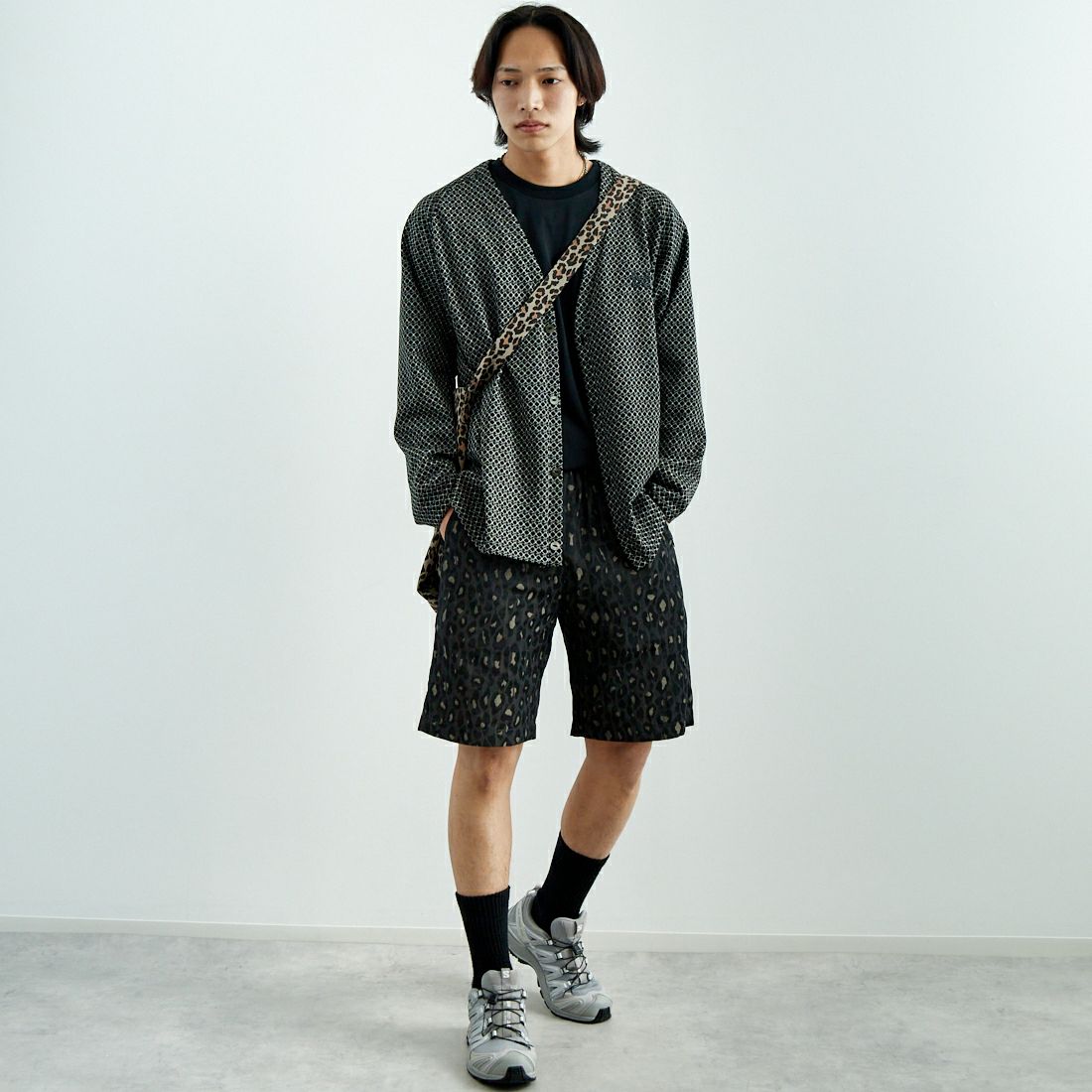 Needles [ニードルズ] Vネックカーディガン [QV347] B BLK/NAT &&モデル身長：179cm 着用サイズ：L&&