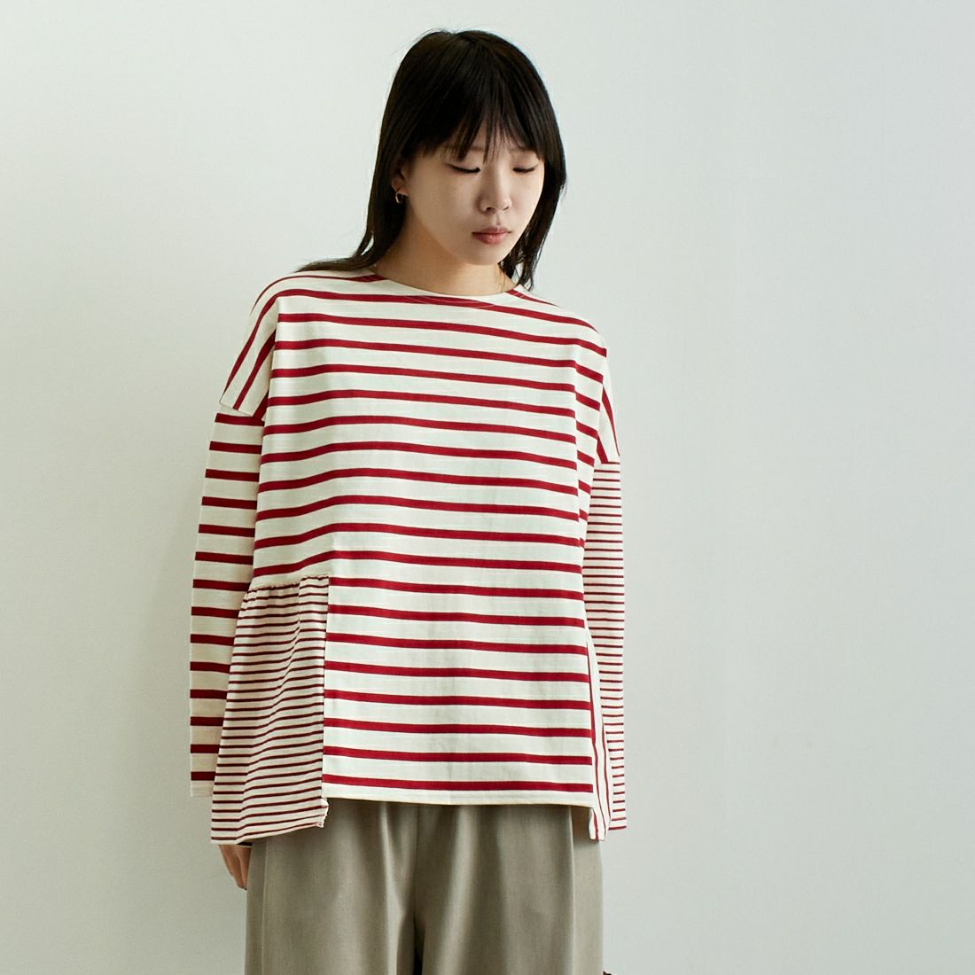 tumugu: [ツムグ] ピッチミックスボーダー プルオーバー [TC24411] 50 RED &&モデル身長：167cm 着用サイズ：F&&