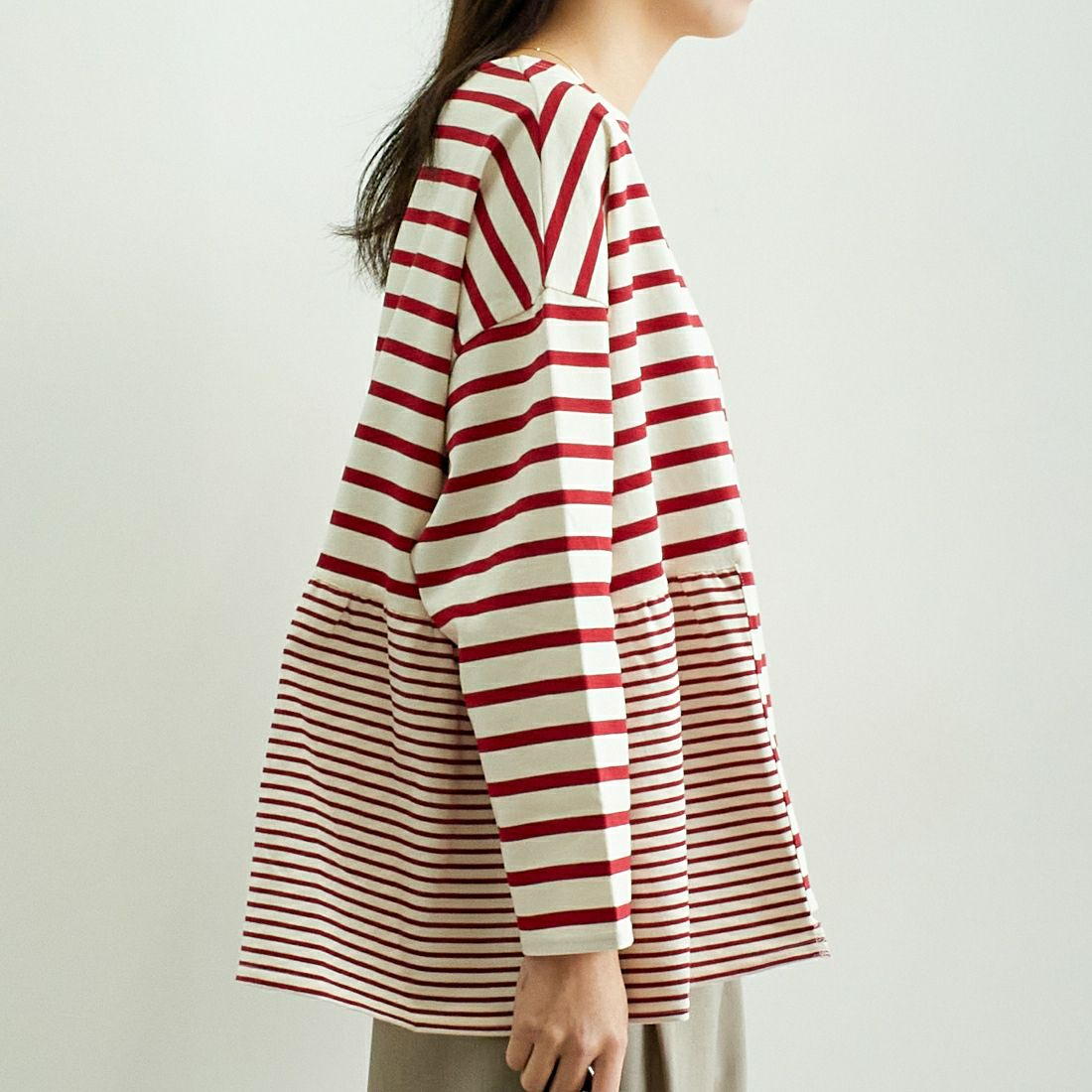 tumugu: [ツムグ] ピッチミックスボーダー プルオーバー [TC24411] 50 RED &&モデル身長：167cm 着用サイズ：F&&