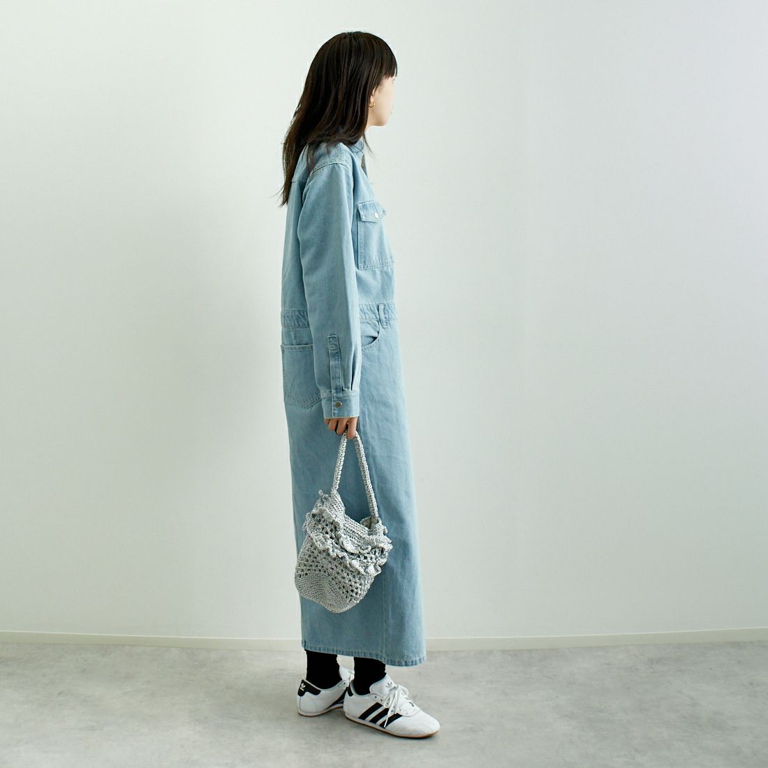 MICA&DEAL [マイカアンドディール] デニムワンピース [0125104024] L/BLUE &&モデル身長：167cm 着用サイズ：F&&