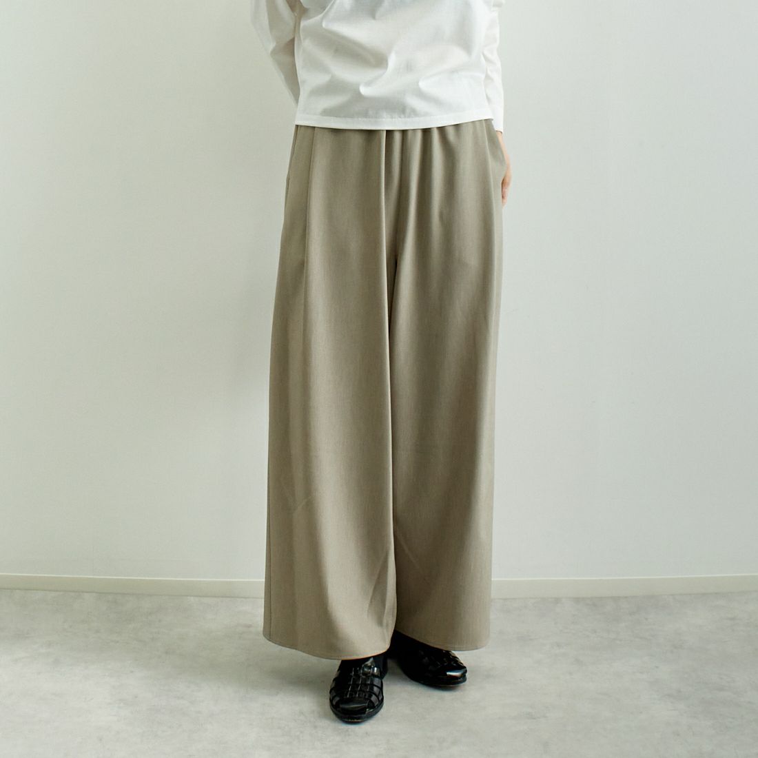 STELLA CIFFON [ステラシフォン] Worsfil ツイルワイドパンツ [ST3-25206A] 62 GRAIGE &&モデル身長：167cm 着用サイズ：36&&