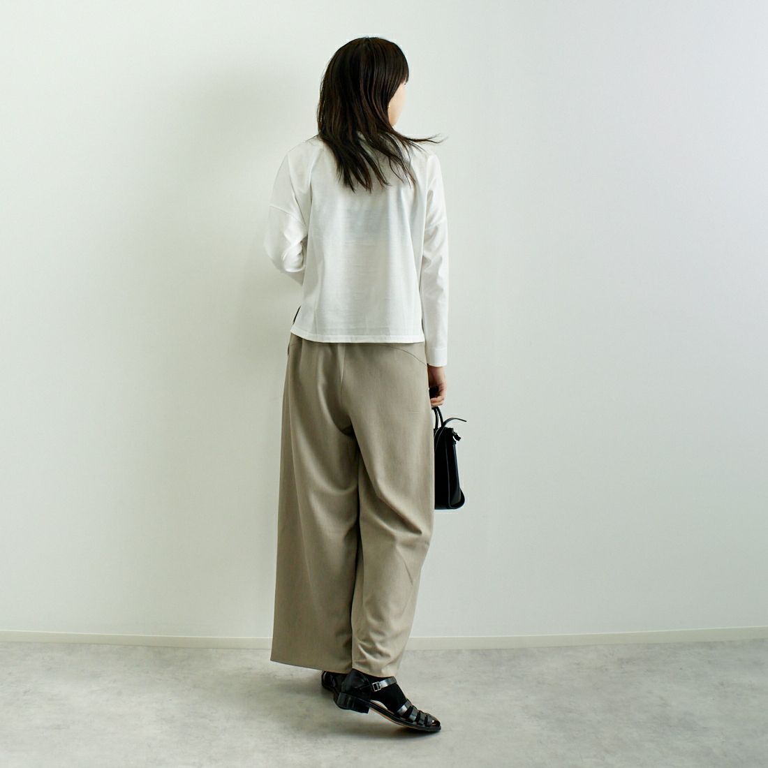 marmors [マルモア] ロゴ ロングスリーブTシャツ [0225109003] WHITE &&モデル身長：167cm 着用サイズ：36&&