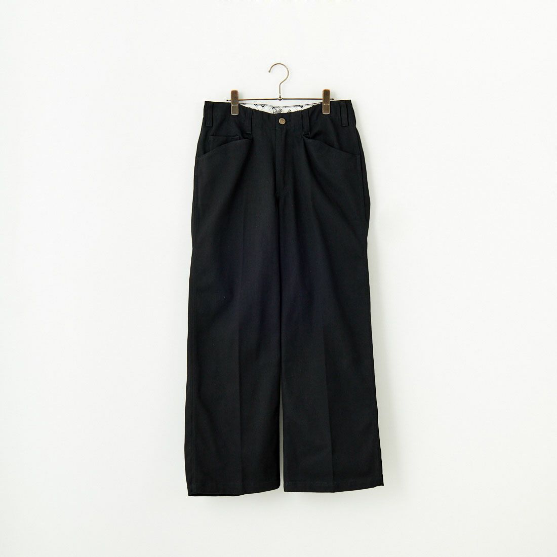 01 BLACK
