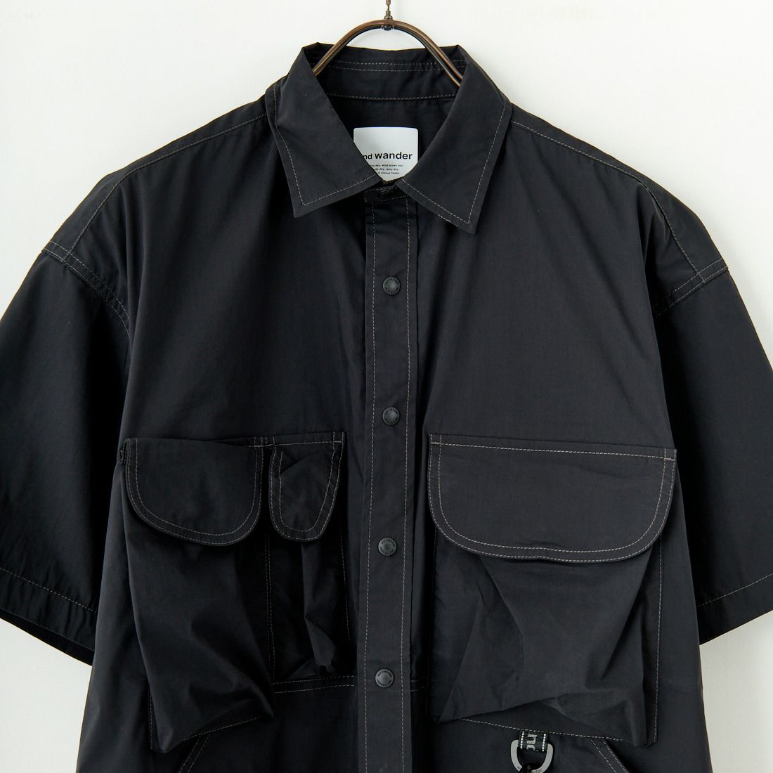 and wander [アンドワンダー] マルチポケットSSシャツ [5745183069] BLACK