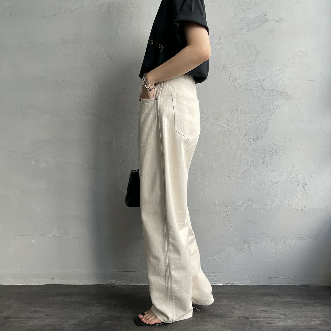 Noir Fabrik [ヌワールファブリック] カーブイージーデニムパンツ [NF-251-008] KINARI &&モデル身長：160cm 着用サイズ：M&&