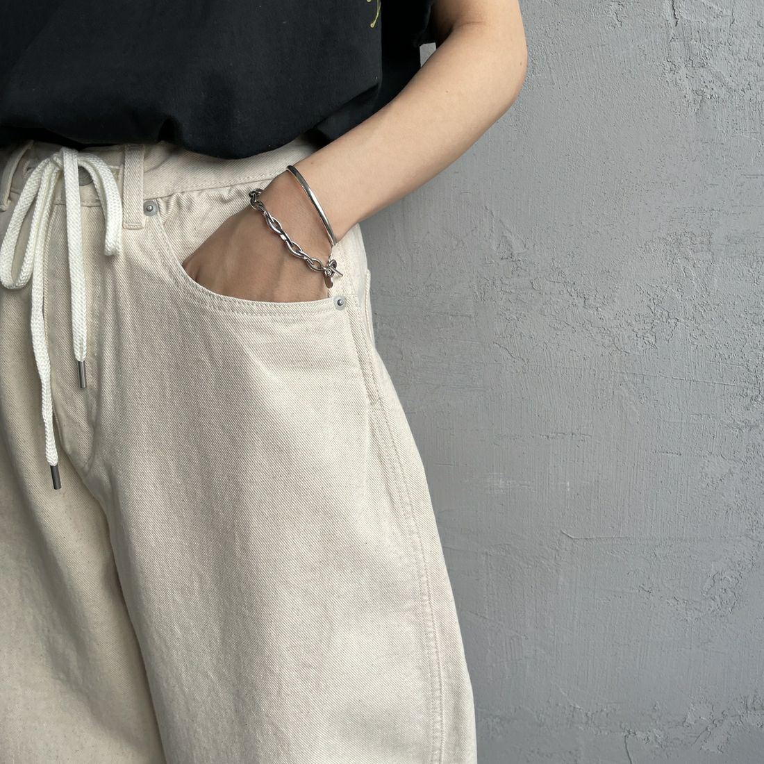 Noir Fabrik [ヌワールファブリック] カーブイージーデニムパンツ [NF-251-008] KINARI &&モデル身長：160cm 着用サイズ：M&&