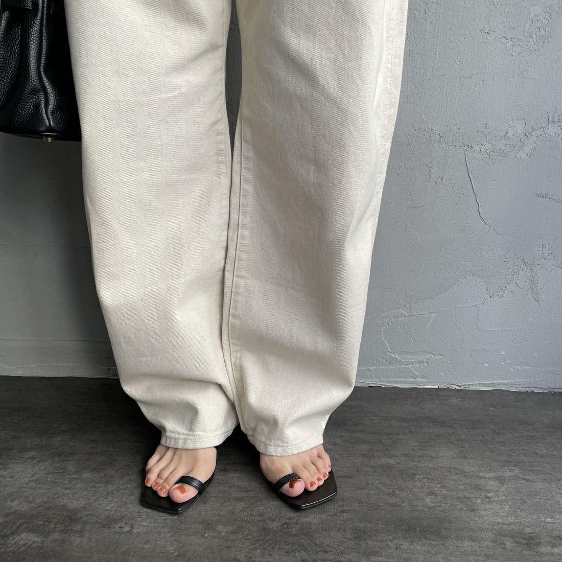 Noir Fabrik [ヌワールファブリック] カーブイージーデニムパンツ [NF-251-008] KINARI &&モデル身長：160cm 着用サイズ：M&&