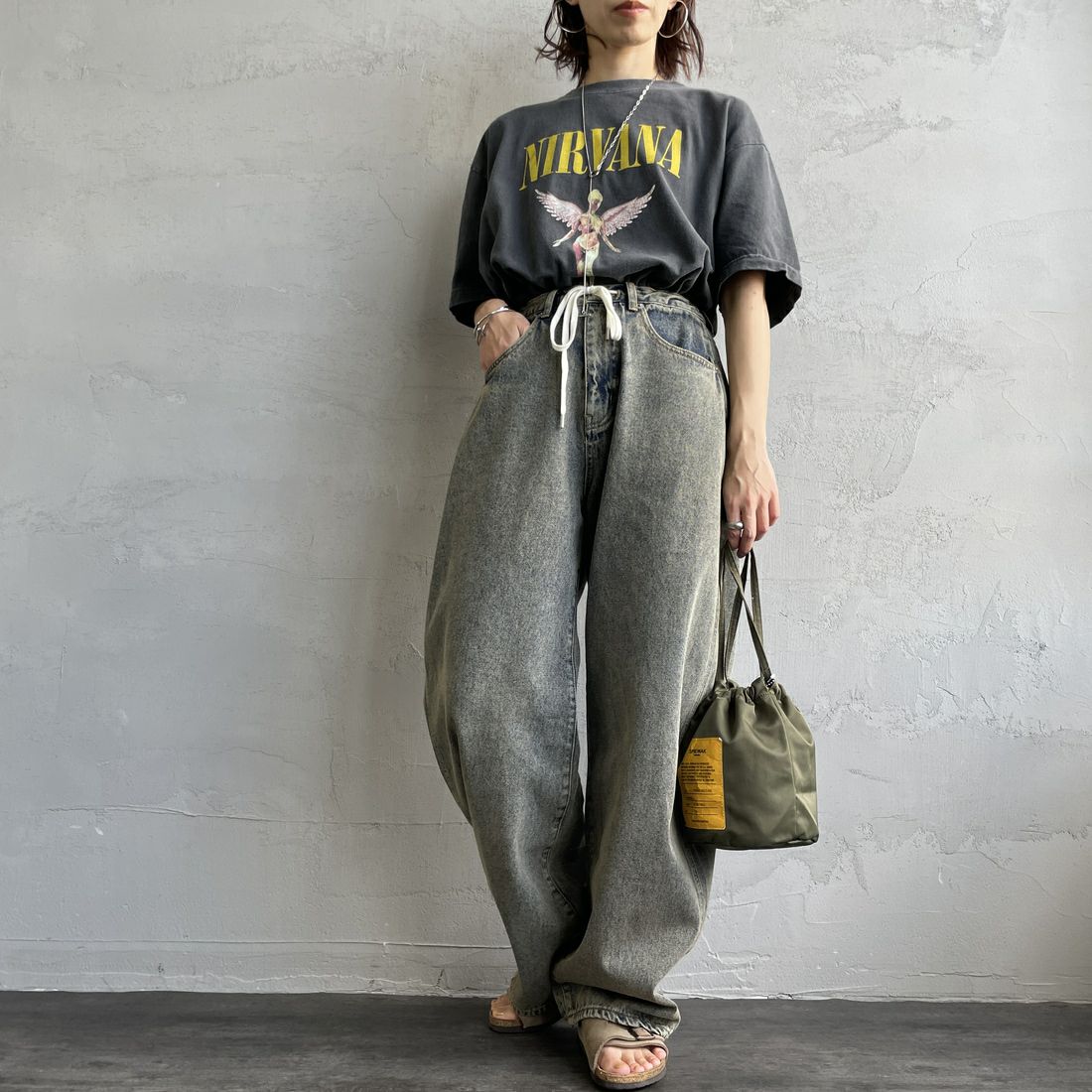 Noir Fabrik [ヌワールファブリック] カーブイージーデニムパンツ [NF-251-008] T.ACID BLU &&モデル身長：158cm 着用サイズ：M&&