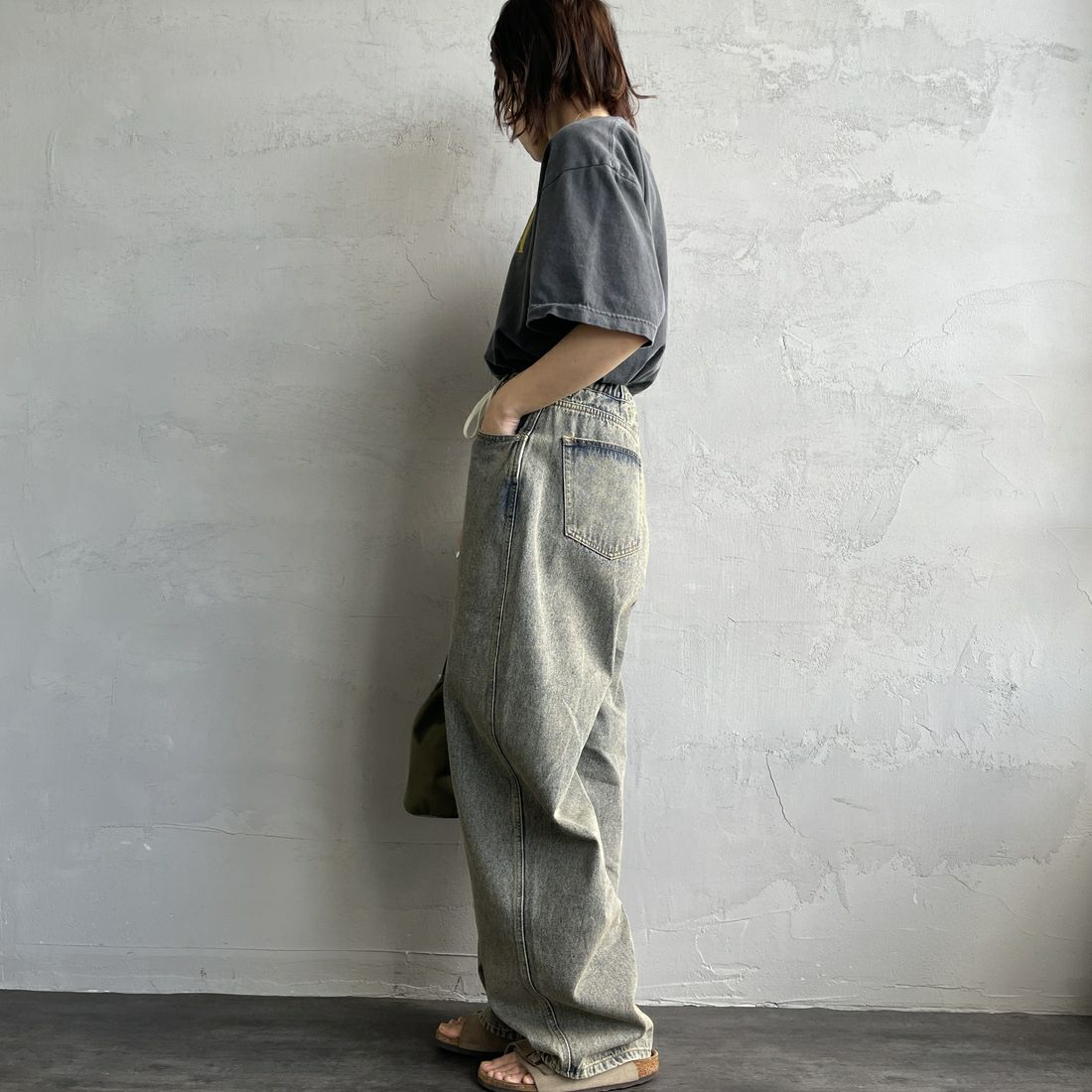 Noir Fabrik [ヌワールファブリック] カーブイージーデニムパンツ [NF-251-008] T.ACID BLU &&モデル身長：158cm 着用サイズ：M&&