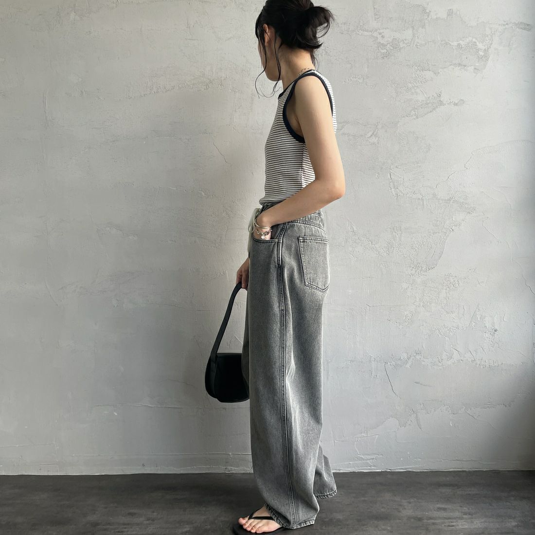 Noir Fabrik [ヌワールファブリック] カーブイージーデニムパンツ [NF-251-008] ACID BLK &&モデル身長：160cm 着用サイズ：M&&