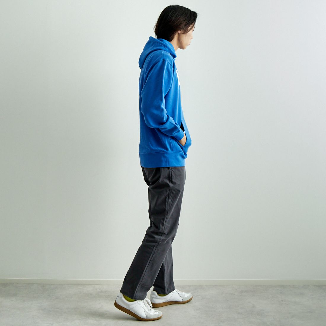 NEW VINTAGE GOLF [ニュービンテージゴルフ] ロゴスウェットフーディ [NVG-0304] BLUE &&モデル身長：179cm 着用サイズ：L&&