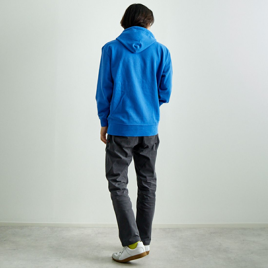 NEW VINTAGE GOLF [ニュービンテージゴルフ] ロゴスウェットフーディ [NVG-0304] BLUE &&モデル身長：179cm 着用サイズ：L&&