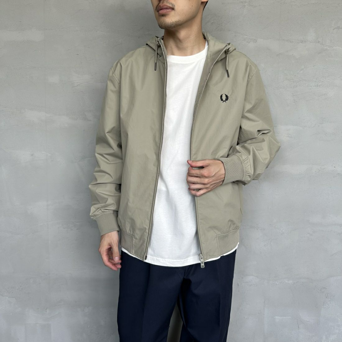 FRED PERRY [フレッドペリー] フード付き ナイロンブレンサムジャケット [J9040] U54 WARM G &&モデル身長：168cm 着用サイズ：M&&