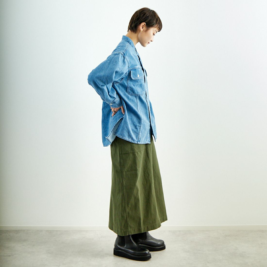 KHA:KI [カーキ] サイドスリットデニムジャケット [MIL25HJK3234] LT.INDIGO &&モデル身長：160cm 着用サイズ：1&&