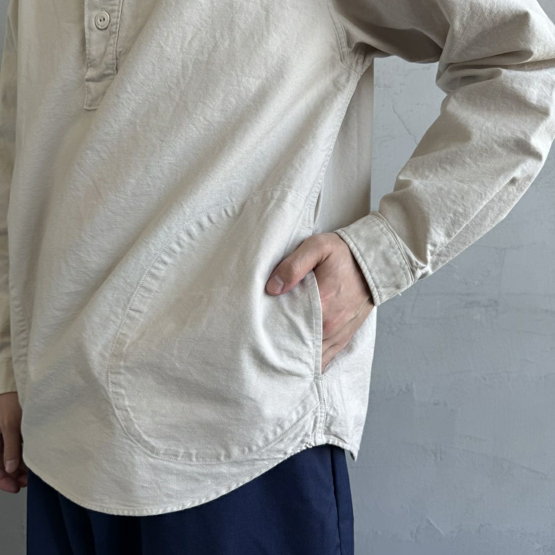 DANTON [ダントン] オックスフォード ラウンドカラーシャツ [DT-B0282SOX] OYSTER &&モデル身長：168cm 着用サイズ：40&&