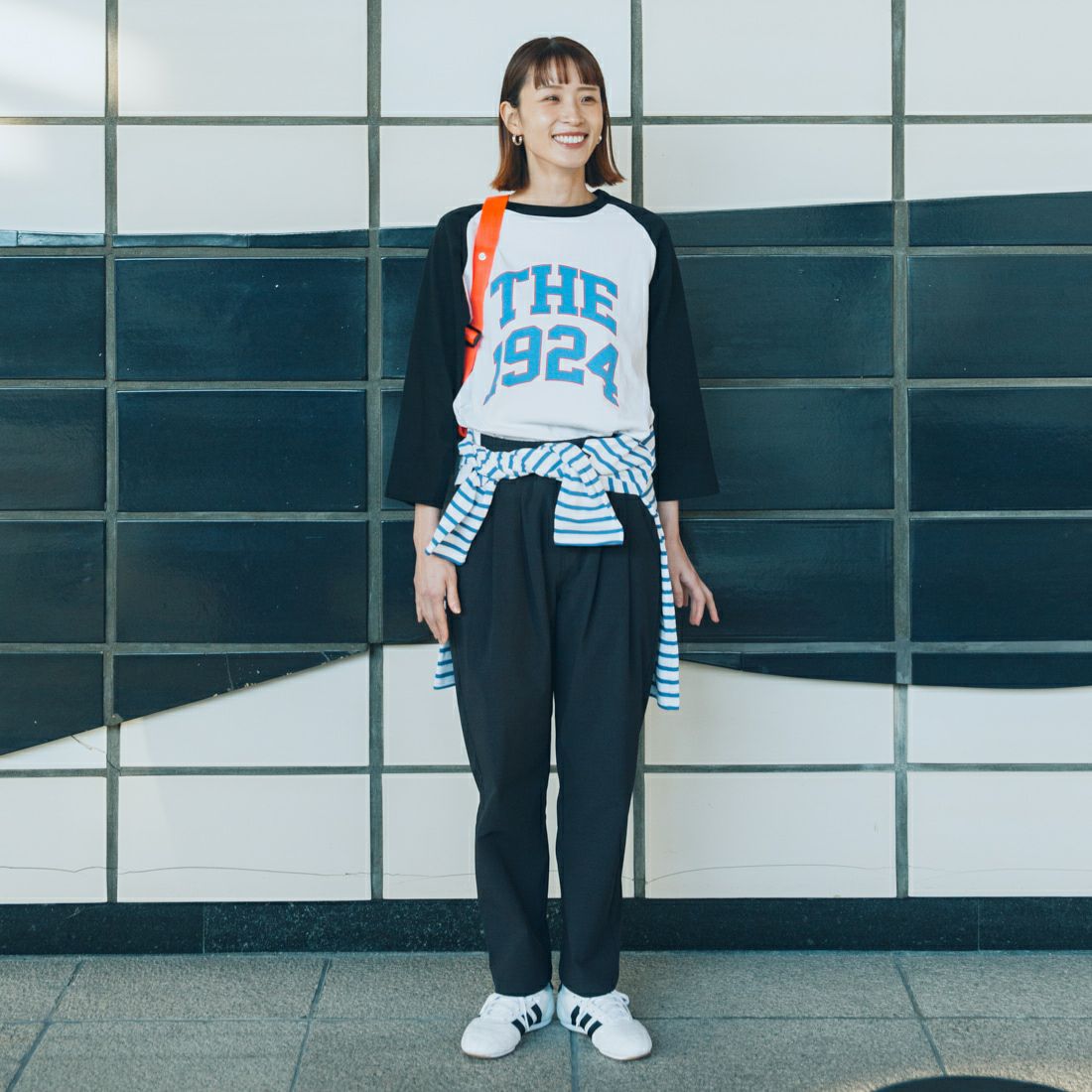 UNIVERSAL OVERALL [ユニバーサルオーバーオール] 別注 ラグランプリント7SLTシャツ THE1924 [U2512210IN-JF] WHT/BLK &&モデル身長：167cm 着用サイズ：F&&
