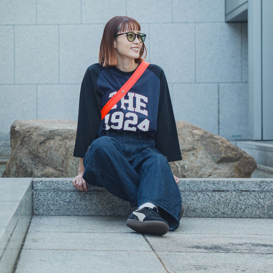 UNIVERSAL OVERALL [ユニバーサルオーバーオール] 別注 ラグランプリント7SLTシャツ THE1924 [U2512210IN-JF] NVY/BLK &&モデル身長：167cm 着用サイズ：F&&