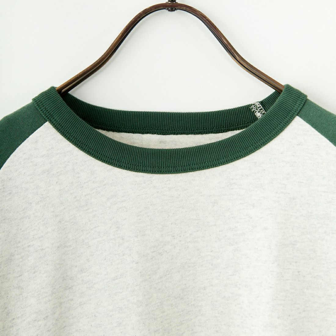 UNIVERSAL OVERALL [ユニバーサルオーバーオール] 別注 ラグランプリント7SLTシャツ SoneCarver [U2512210IN-JF] OAT/GRN