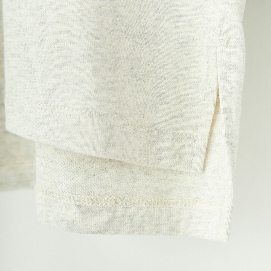 UNIVERSAL OVERALL [ユニバーサルオーバーオール] 別注 ラグランプリント7SLTシャツ SoneCarver [U2512210IN-JF] OAT/GRN