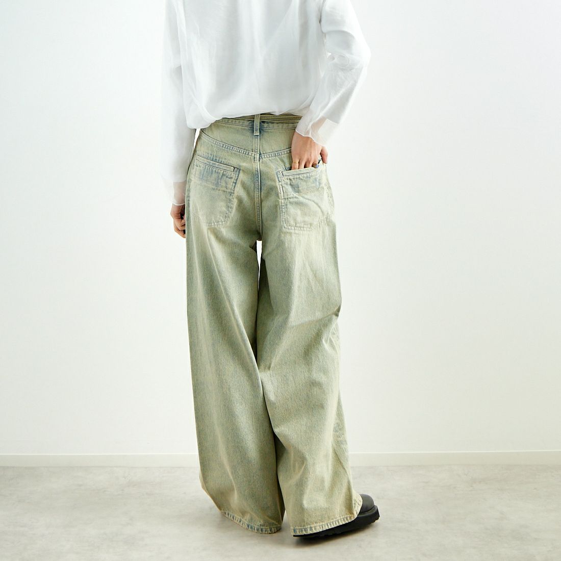 MAISON SPECIAL [メゾンスペシャル] カラーデニムパンツ [21251465204] BLU &&モデル身長：160cm 着用サイズ：38&&