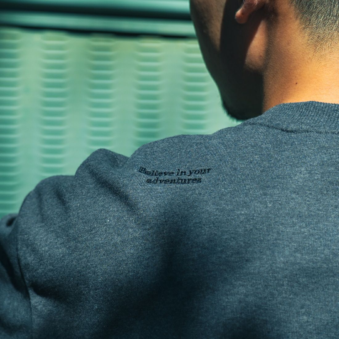 JEANSFACTORY × NANGA [ジーンズファクトリー × ナンガ] 別注 ルーズフィット ドローコードポケットTシャツ [NW25SS-JF5] CHARCOAL &&モデル身長：179cm 着用サイズ：L&&