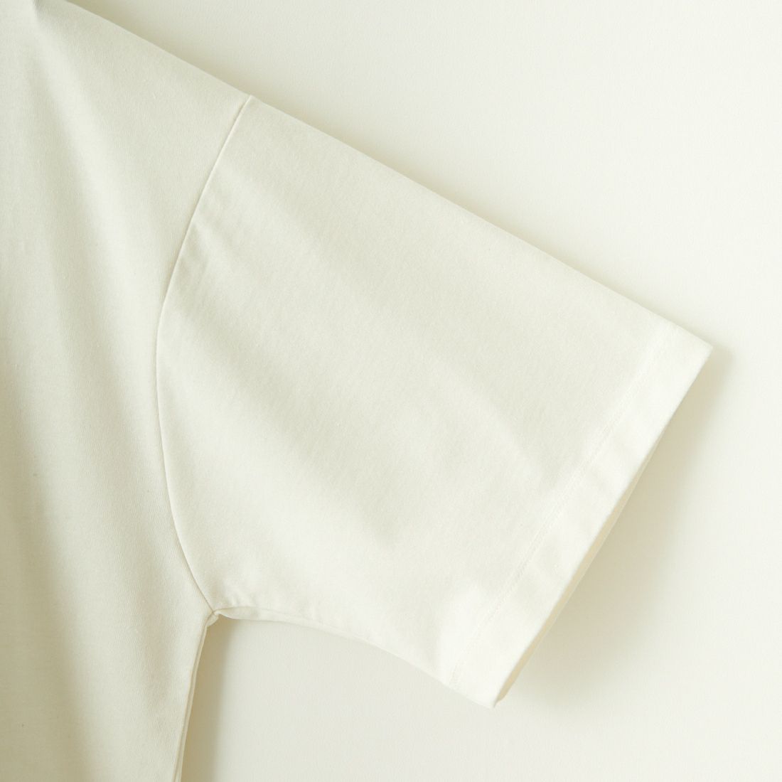 JEANSFACTORY × NANGA [ジーンズファクトリー × ナンガ] 別注 ワンポイントロゴ刺繍 ルーズフィットドローコードTシャツ [NW25SS-JF4] WHITE