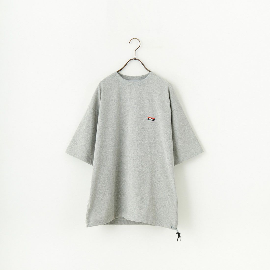 JEANSFACTORY × NANGA [ジーンズファクトリー × ナンガ] 別注 ワンポイントロゴ刺繍 ルーズフィットドローコードTシャツ [NW25SS-JF4] GRAY