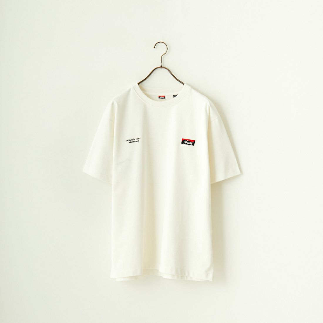 JEANSFACTORY × NANGA [ジーンズファクトリー × ナンガ] 別注 ブランドロゴ刺繍 ショートスリーブTシャツ [NW25SS-JF3] WHITE