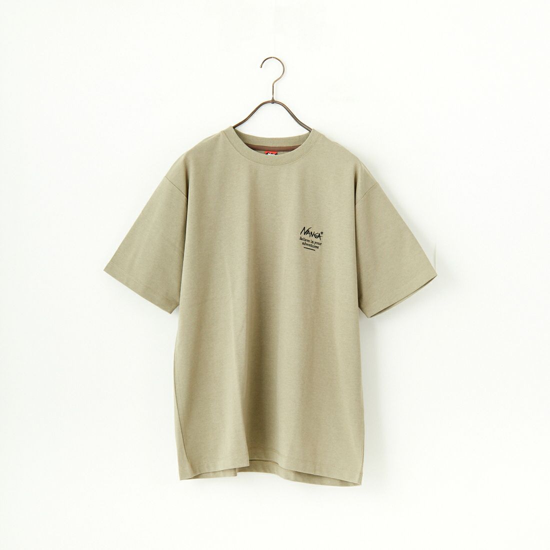 JEANSFACTORY × NANGA [ジーンズファクトリー × ナンガ] 別注 ヒストリーロゴ バックプリントTシャツ [NW25SS-JF2] LT.KHAKI