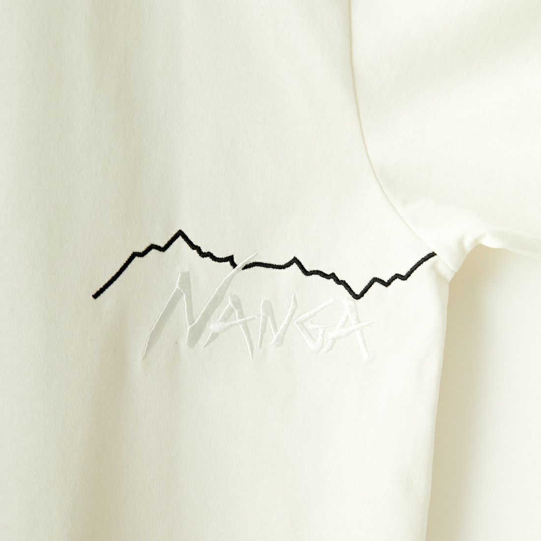 JEANSFACTORY × NANGA [ジーンズファクトリー × ナンガ] 別注 ブランドロゴ刺繍 ショートスリーブTシャツ [NW25SS-JF3] WHITE