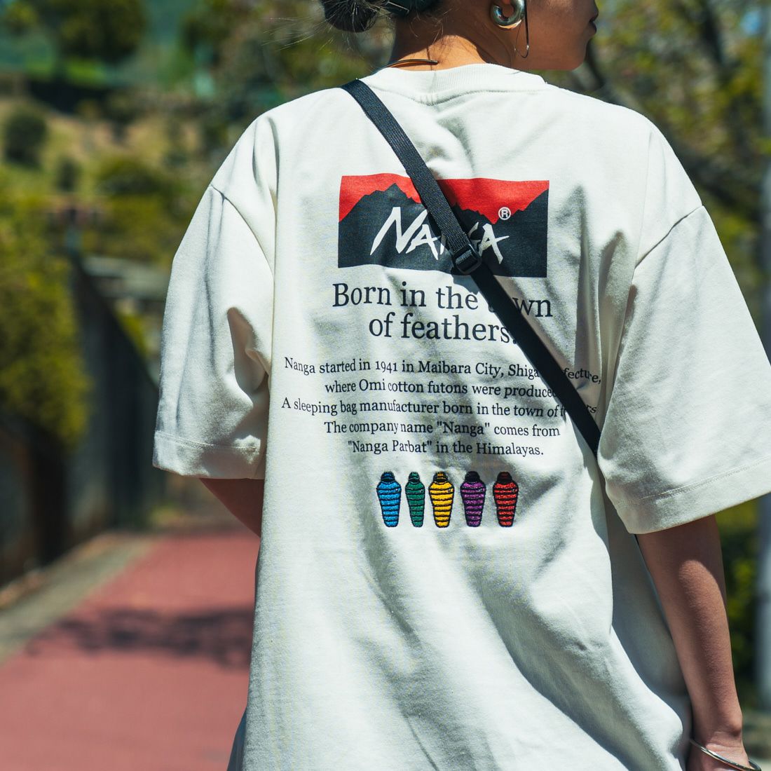 JEANSFACTORY × NANGA [ジーンズファクトリー × ナンガ] 別注 ヒストリーロゴ バックプリントTシャツ [NW25SS-JF2] WHITE