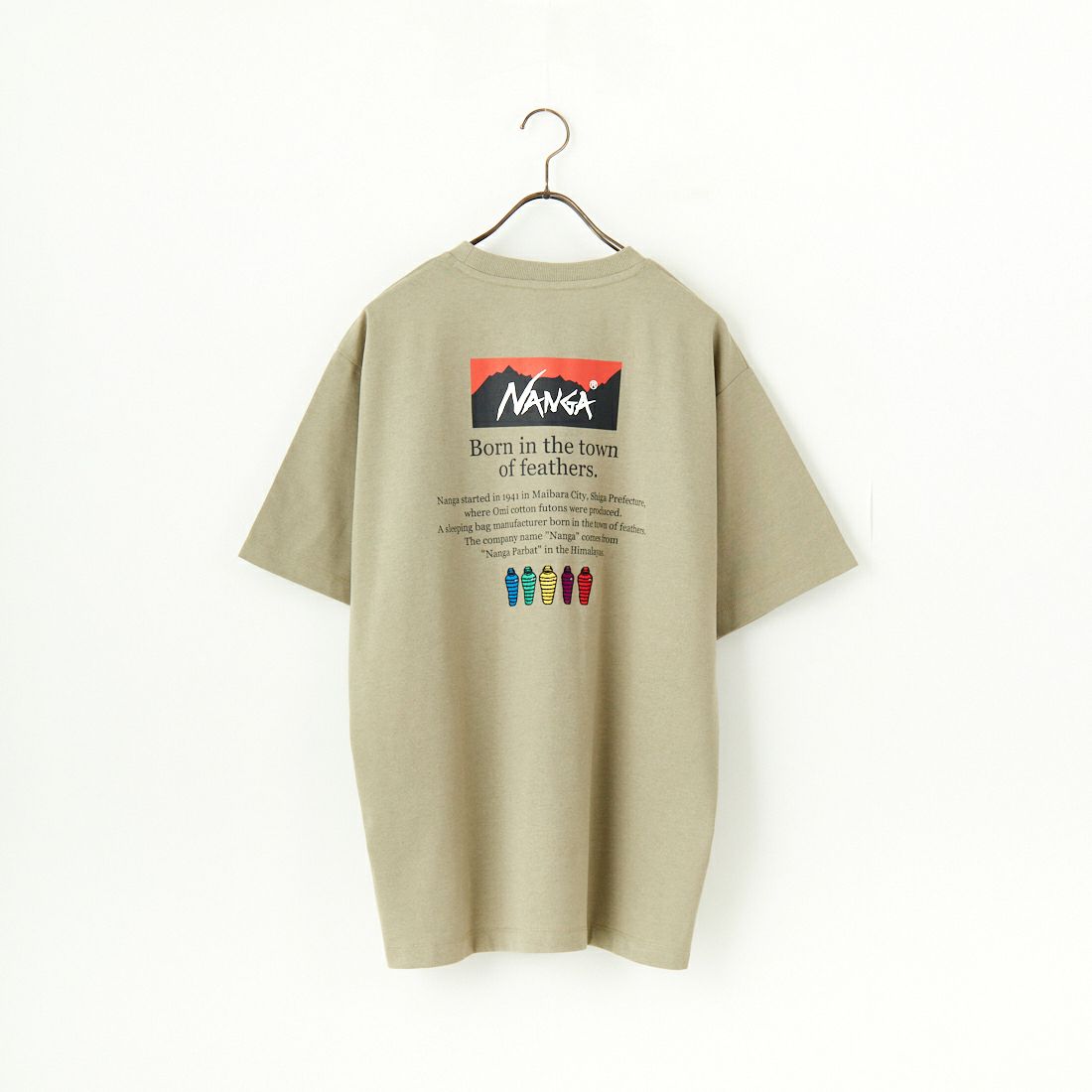 JEANSFACTORY × NANGA [ジーンズファクトリー × ナンガ] 別注 ヒストリーロゴ バックプリントTシャツ [NW25SS-JF2] LT.KHAKI