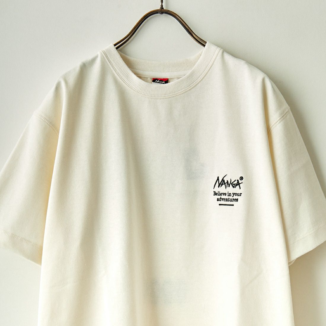 JEANSFACTORY × NANGA [ジーンズファクトリー × ナンガ] 別注 ヒストリーロゴ バックプリントTシャツ [NW25SS-JF2] WHITE